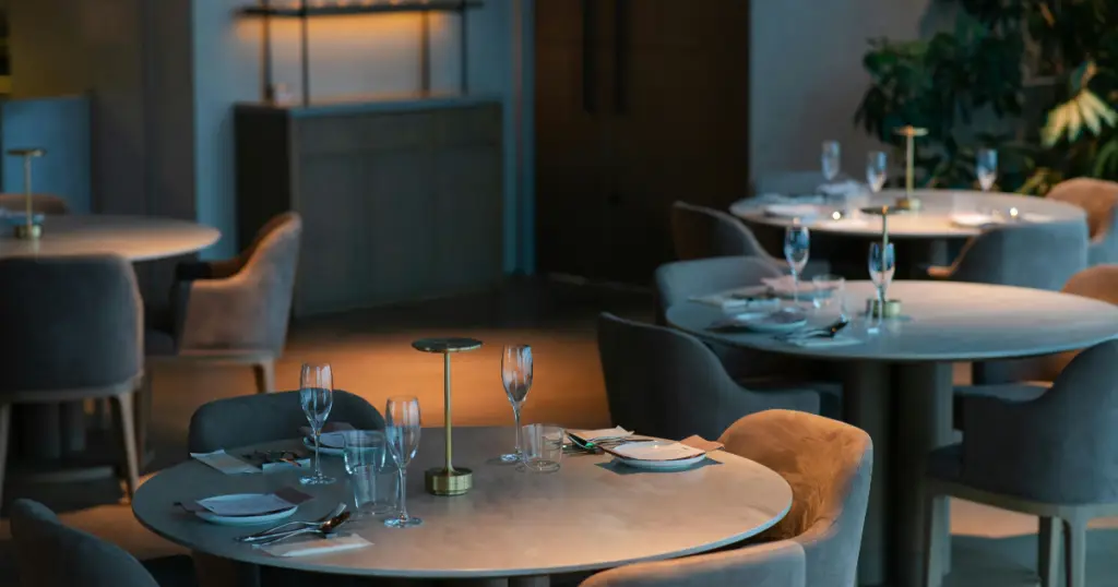 Are restaurants required to have bathrooms