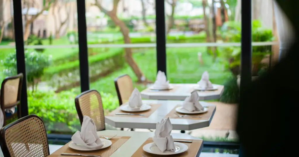 Are restaurants required to have bathrooms