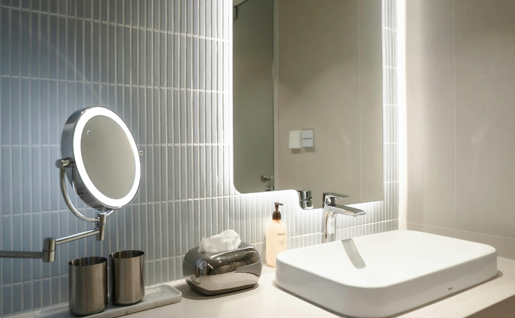 Are restaurants required to have bathrooms